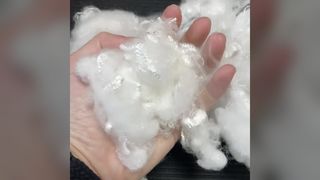 فیبر کاتیونی 1.56D*51mm با ثبات رنگ بالا درخشش نرم روشن برای ریسندگی و ترکیب پارچه