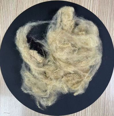 قیمت خوب الیاف پلی استر بازیافتی 4.5D 64mm بژ با کشیدگی کم آنلاین