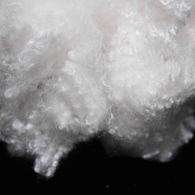 قیمت خوب مواد پرکننده فیبر پلی استر 3D سفید مایکروفیبر پوکه ای برای اسباب بازی های پر شده آنلاین