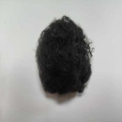 قیمت خوب رطوبت کشنده پلی استر بازیافت شده فیبر استپل 1.4D 38mm سیاه با پیچ بهتر آنلاین
