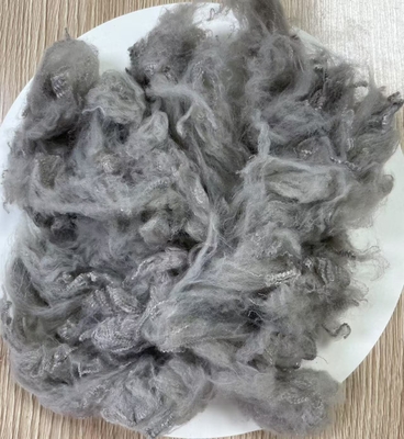قیمت خوب الیاف پلی استر بازیافتی رشته ای 1.5D 38mm خاکستری روشن محافظت در برابر اشعه ماوراء بنفش آنلاین