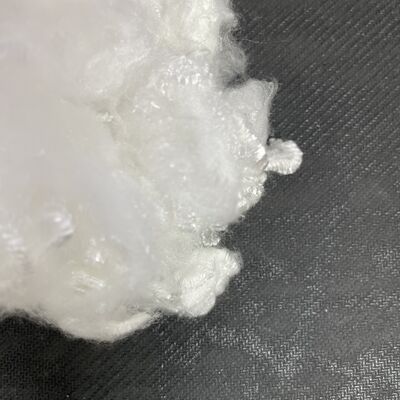 قیمت خوب الیاف پلی استر استیپل با جذب بالا و محافظت در برابر اشعه ماوراء بنفش 51 میلی‌متری برای منسوجات خانگی و پوشاک آنلاین